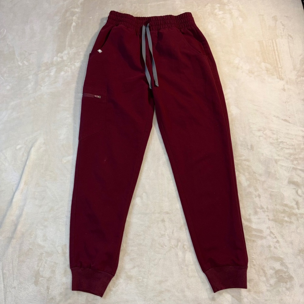 Figs Technical Collection Women XS Burgundy Jogger Scrub Pants W20SW2028P